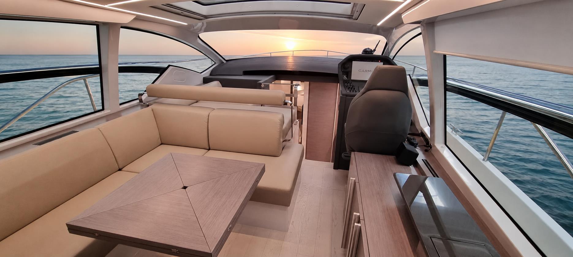 2024 PERSHING 5X 